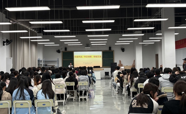 防艾知识筑防线 急救技能护生命