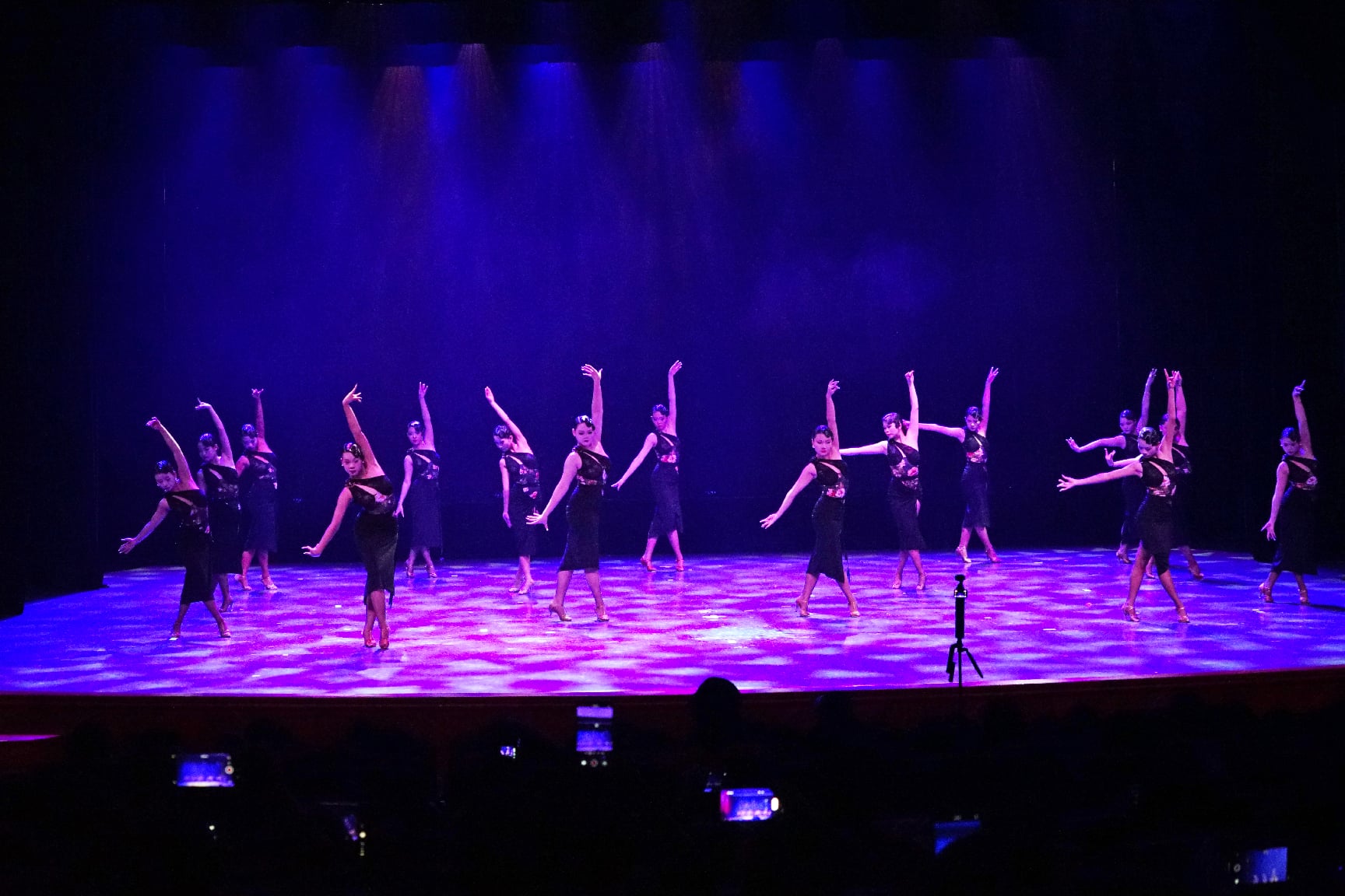 《旗韵芳华・舞忆青春》